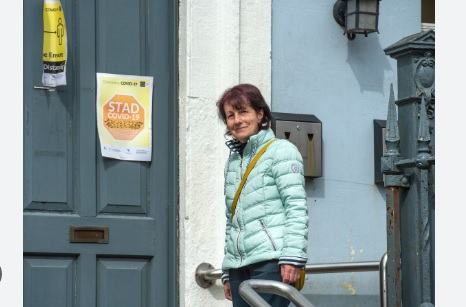 Хвърлиха в затвора ирландска пенсионерка заради критика към украинските бежанци СНИМКИ