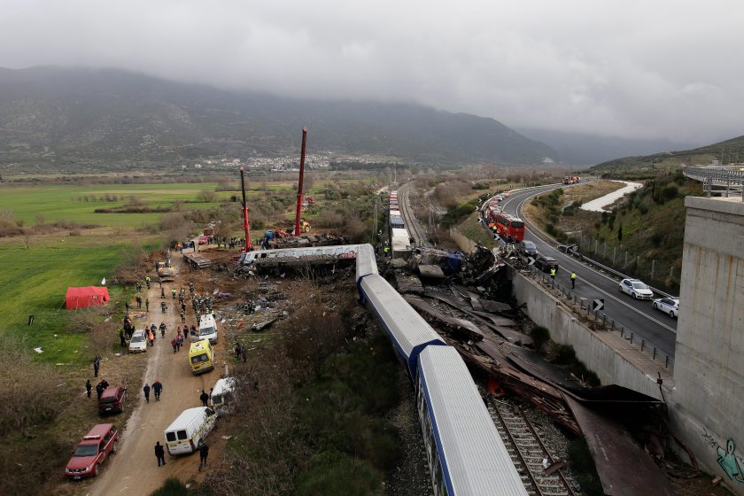 Икономист посочи фаталната причина за влаковия ужас в Гърция