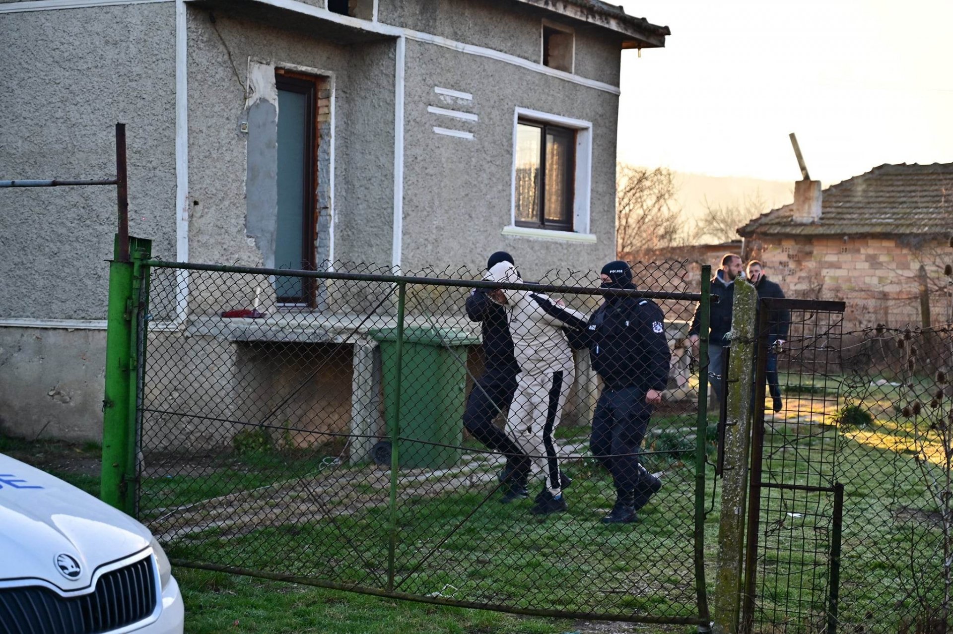 Първи СНИМКИ на закопчан при спецакцията във Варненско смаяха мрежата 