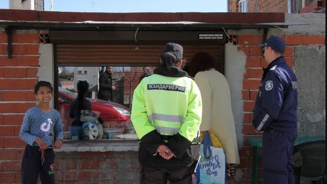 Роми за купения вот: Трябва да дават повече, в магазина всичко поскъпна! СНИМКИ