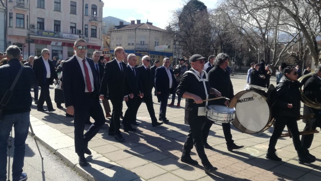 Остра реакция на Гълъб Донев към политиците заради Паметника на Съветската армия СНИМКИ