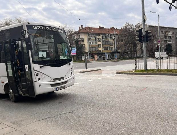 Дойде най-черната вест за жената, блъсната от автобус на градския транспорт в Пловдив 