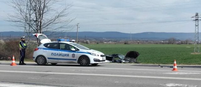 Фатално меле взе жертва край Шумен, линейки хвърчат към болницата СНИМКА