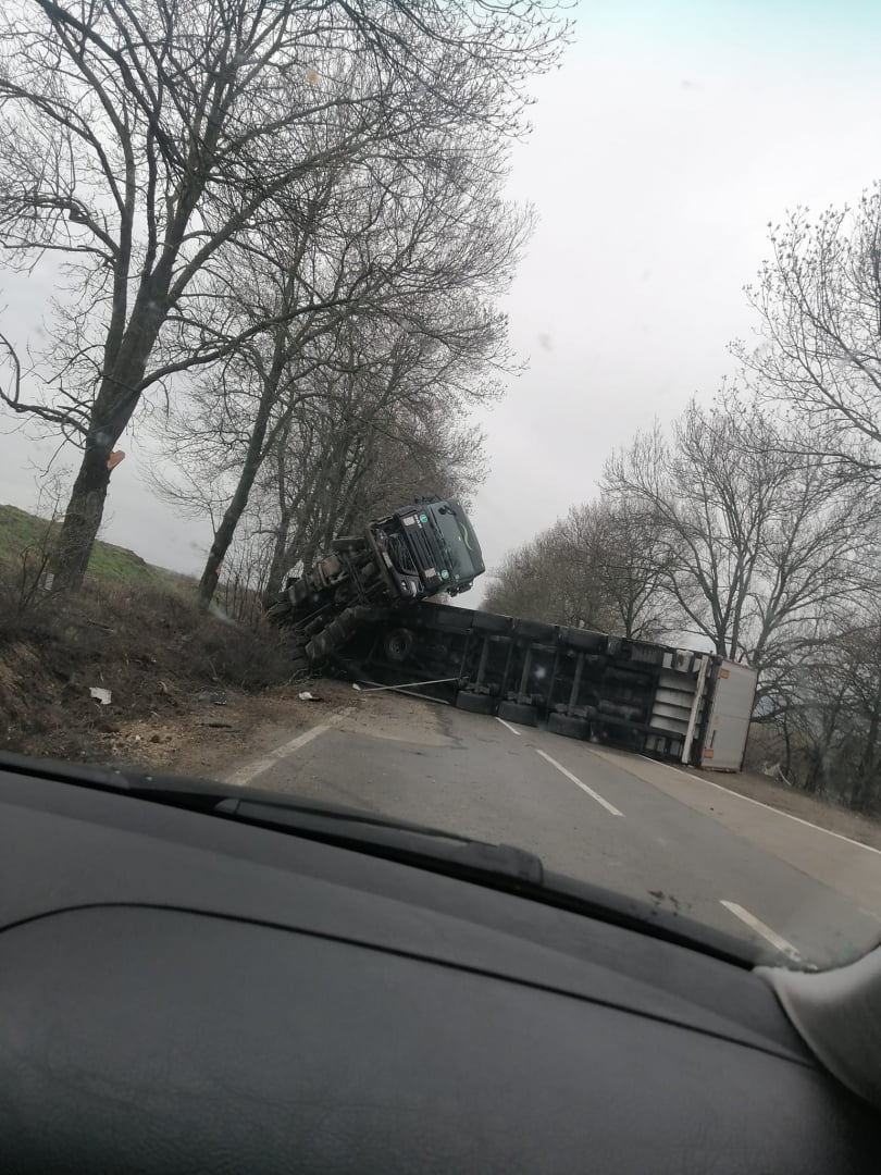  Ето какво направи ТИР на Е-79, такова нещо не се вижда всеки ден