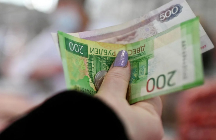 Приятелката на мобилизиран присвои парите му и отиде при друг в Русия