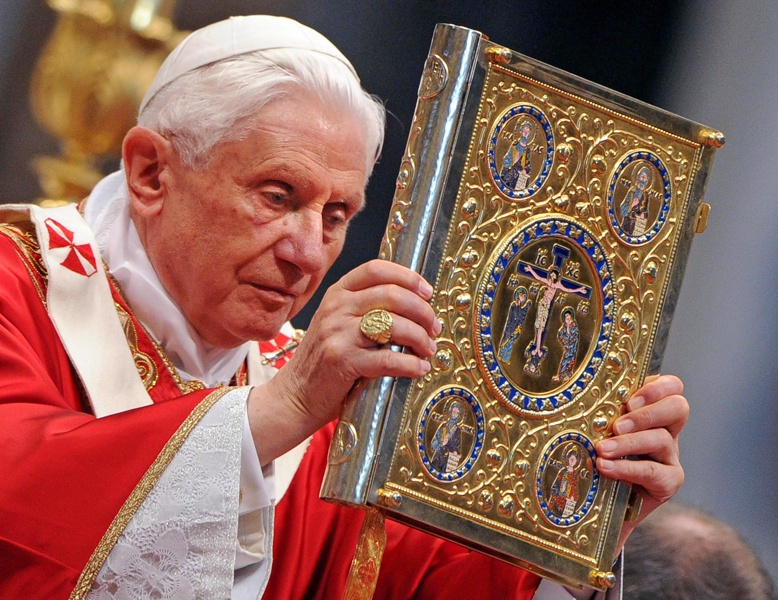 Германската прокуратура разследвала папа Бенедикт XVI заради секс с деца