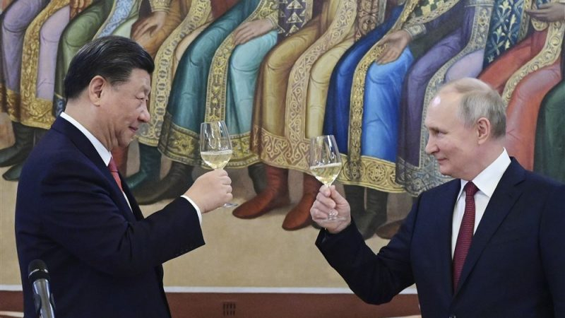 Си Дзинпин с ново съдбовно пророчество към Путин: Такова нещо не се е случвало от 100 години 