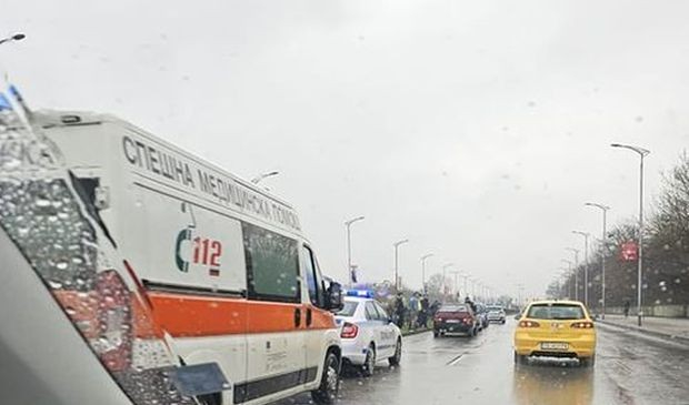 Агресивен баща би шамари на млад шофьор, причинил верижна катастрофа в Пловдив