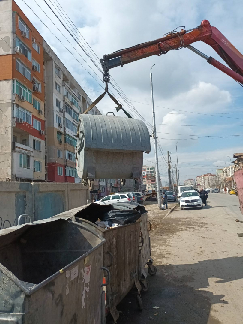 След сезиране на Гешев и проверка на ОП-Пловдив започва мащабна акция за поставяне на контейнери за смет и почистване на кв. „Столипиново“ СНИМКИ