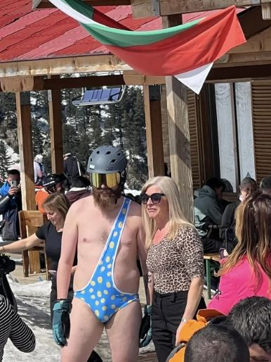 Британски турист разгневи скиорите в Банско с перверзно изпълнение на пистата СНИМКИ 