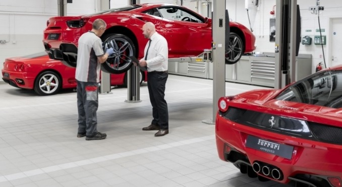 Собственик на Ferrari разказа какви са цените за ремонт на суперавтомобила