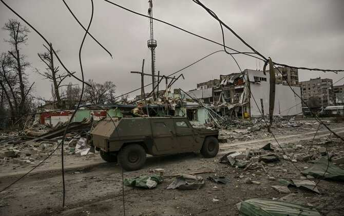 ВИДЕО от войната: Нелегална швейцарска бронирана машина бе забелязана в Донбас