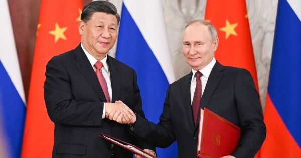 Ройтерс: Китай е склонен да си сътрудничи с Русия по военните въпроси