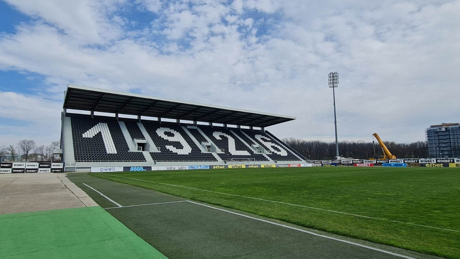 Кметът на Пловдив инспектира и стадион "Локомотив", доволен е от напредъка на дейностите СНИМКИ