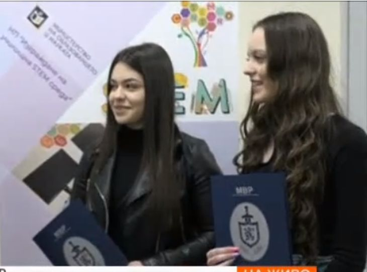 Цяла България говори за тези две ученички от Търново ВИДЕО