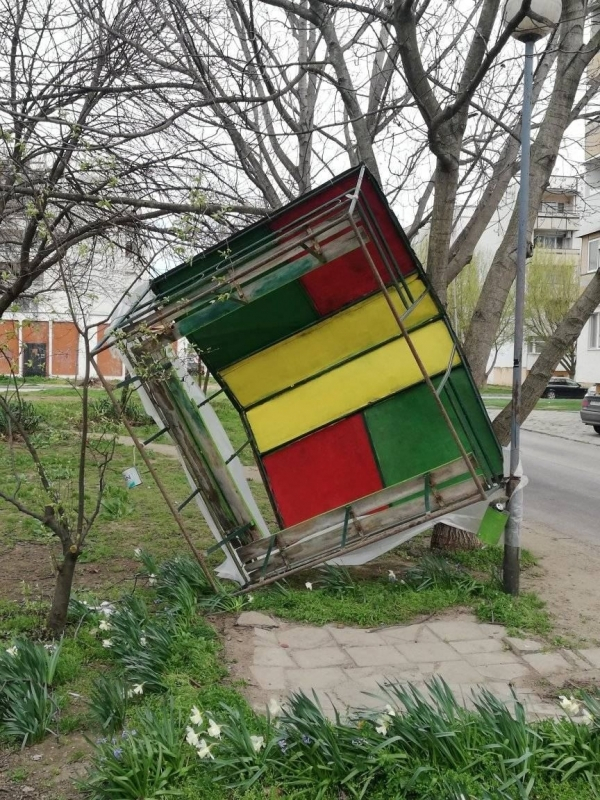 Страшна стихия брули България, помита всичко по пътя си ВИДЕО 