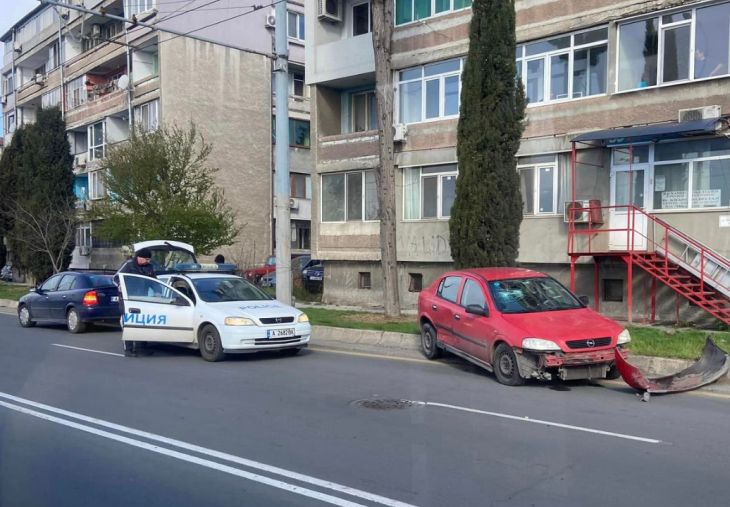 Тежка катастрофа с цивилни полицаи в Бургас СНИМКИ