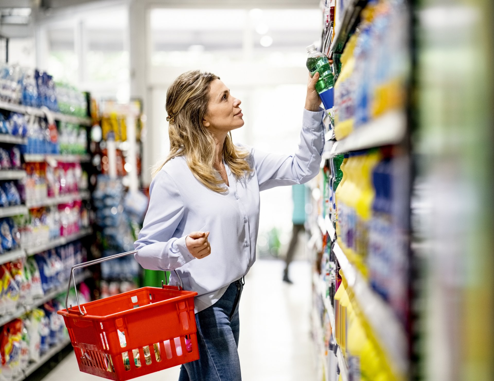 Шок! Осезаеми разлики в цените на основни продукти в различни държави и у нас - има ли двоен стандарт?