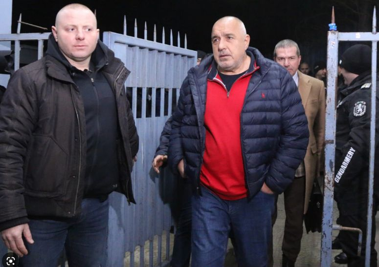 Разследват бившите шефове на полицията Кирчев и Дулев заради незаконния арест на Борисов