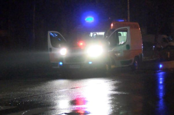 Кървав ужас по тъмно в Дупница, линейка хвърчи към "Пирогов"