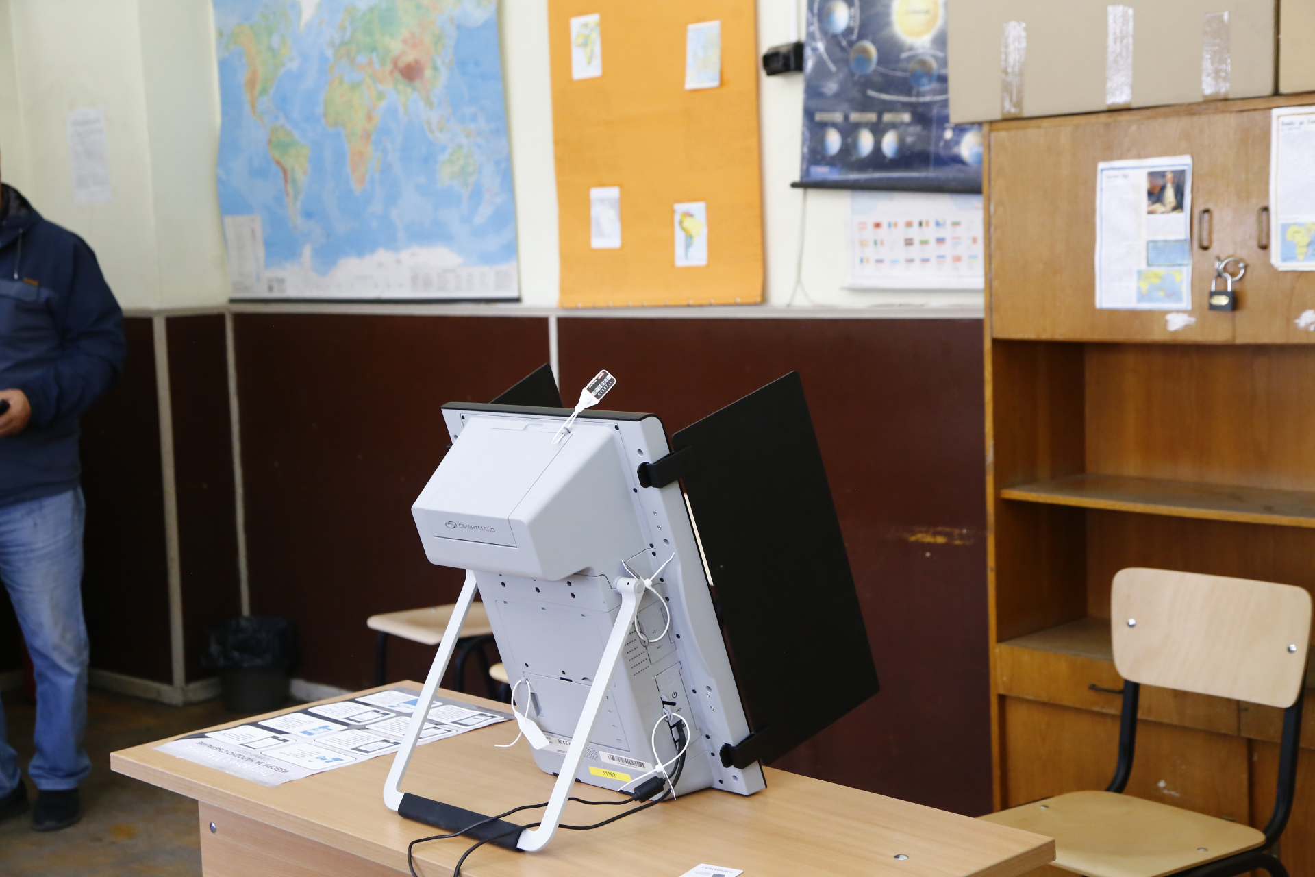 Министър Йоловски каза може ли машинният вот да бъде подменен