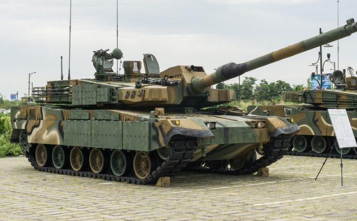 Разполагат най-новите танкове Black Panther до границата с Русия, ето какво представляват СНИМКИ