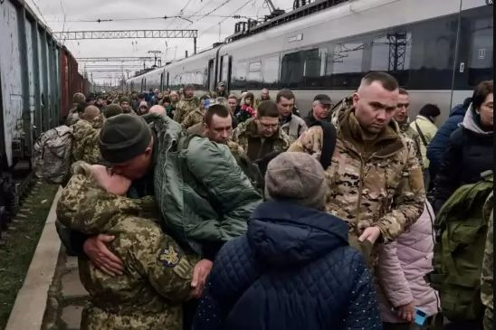 Западни медии: Киев контраатакува с 40 000 доброволци, събирани от кол и въже