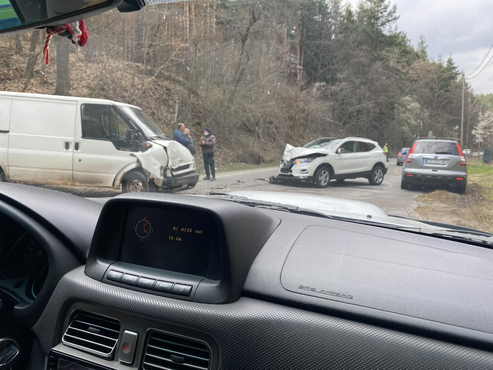 Първо в БЛИЦ! Зрелищно меле край Самоков, пътят за София е затворен