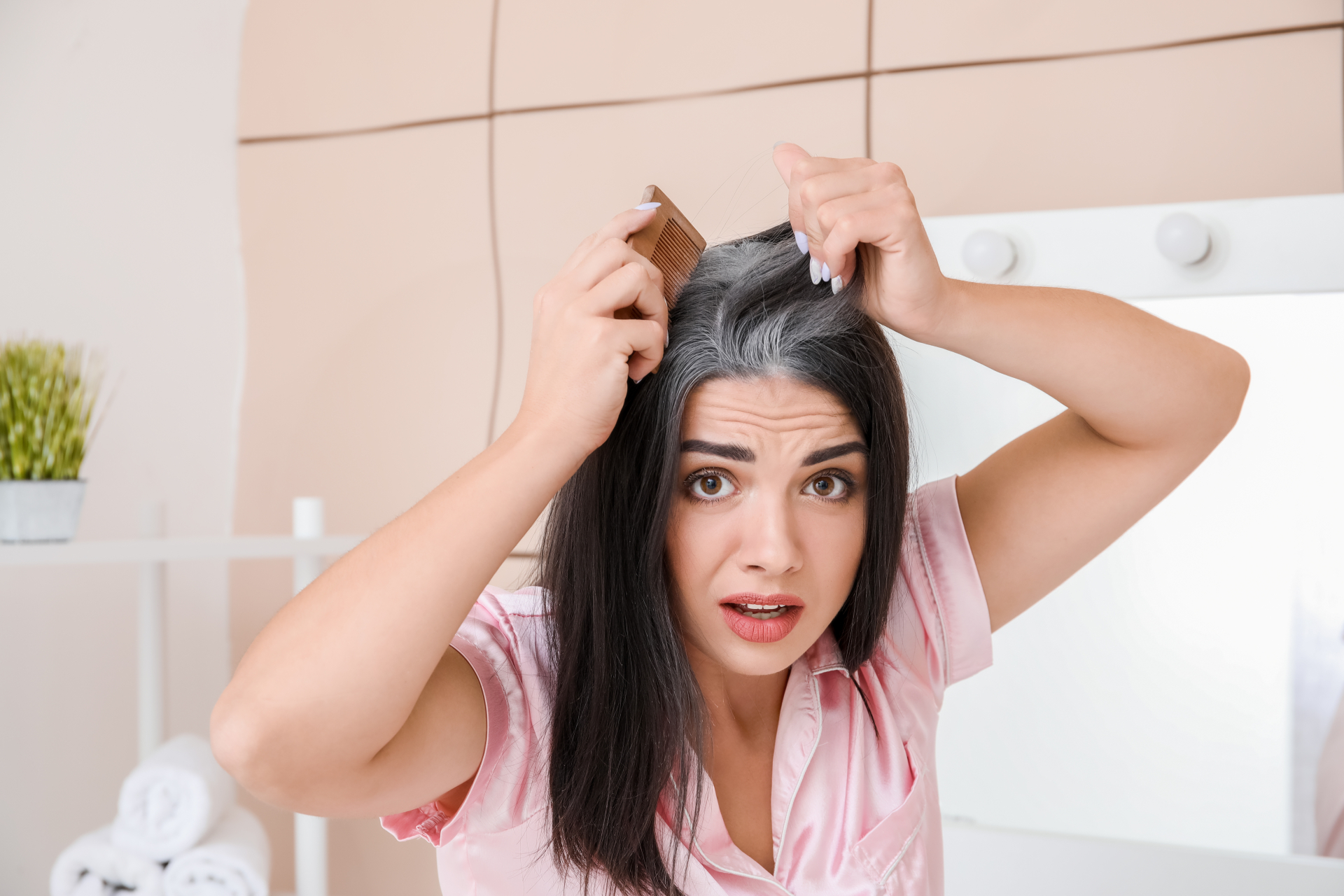 Хитри женски трикове за скриване на сивите коси