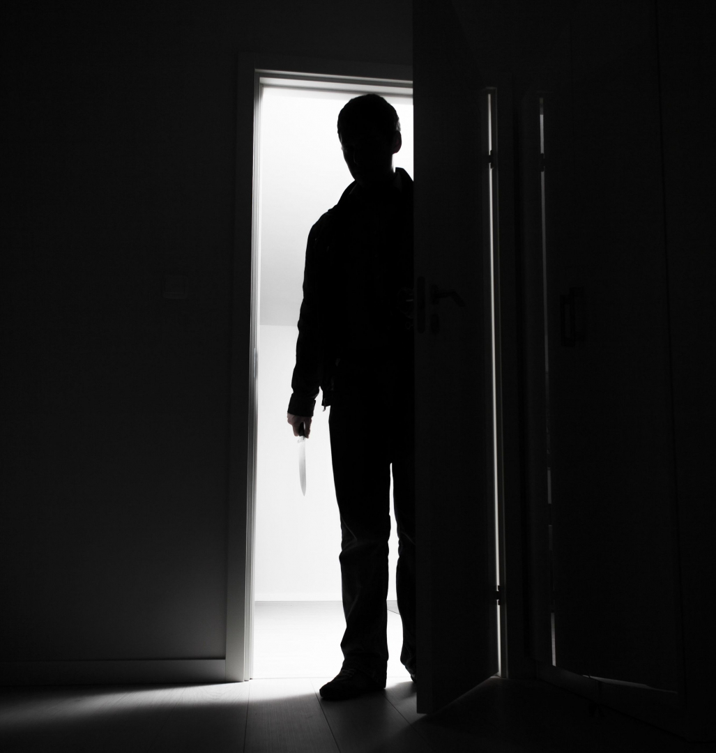 Ужас във Видинско: Непознати се намъкнаха в спалнята на жена докато спи и...
