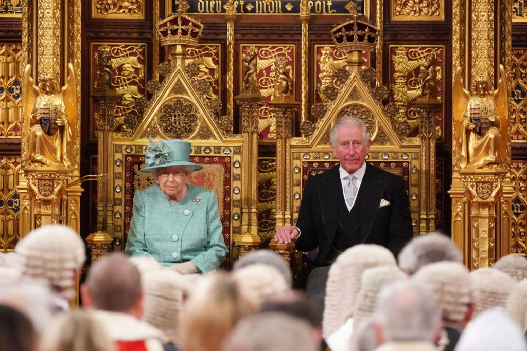 Конспиративни теории за британското кралско семейство, които шокират света