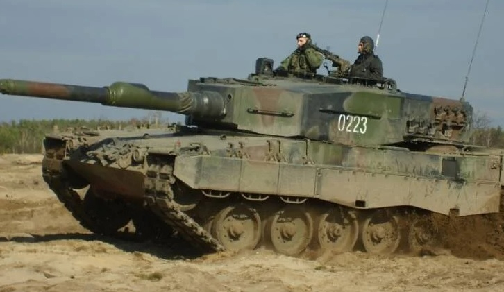 Полски военен разкри подробности за срамния инцидент с танкове Leopard и украинските танкисти ВИДЕО