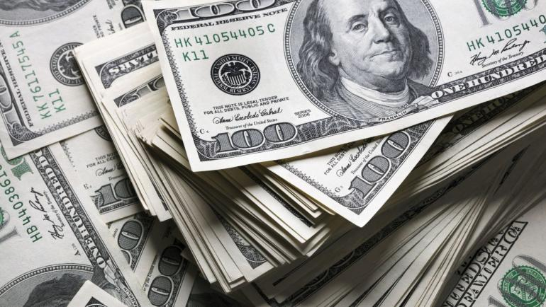 Милиардер със стряскаща прогноза за долара: Каза кога приключва господството му