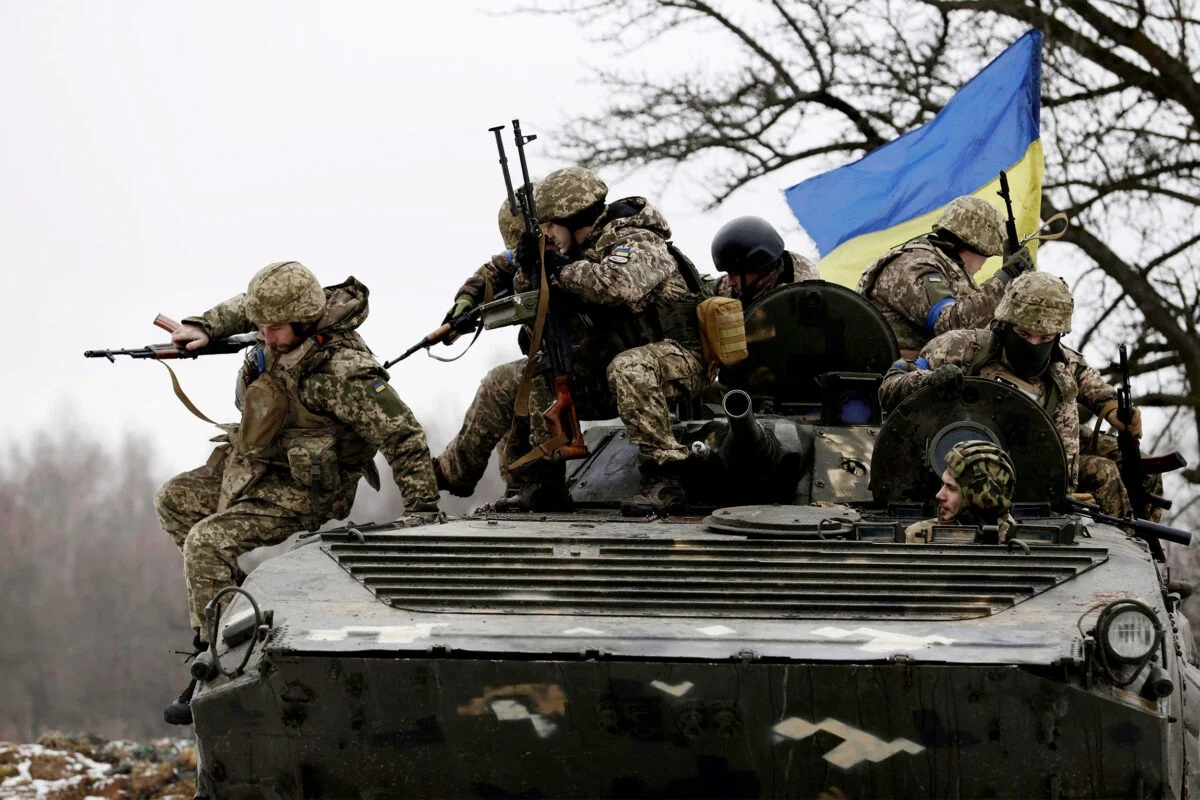  Politico: Украинците искат да преметнат руснаците със сценарий от Втората световна война 