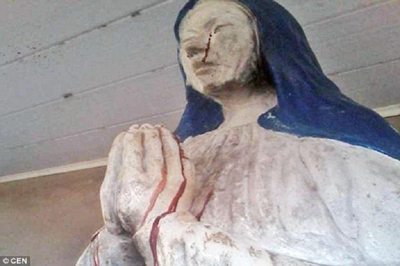 Тайната падна: Не е за вярване какво съдържат сълзите на плачещата статуя на Дева Мария