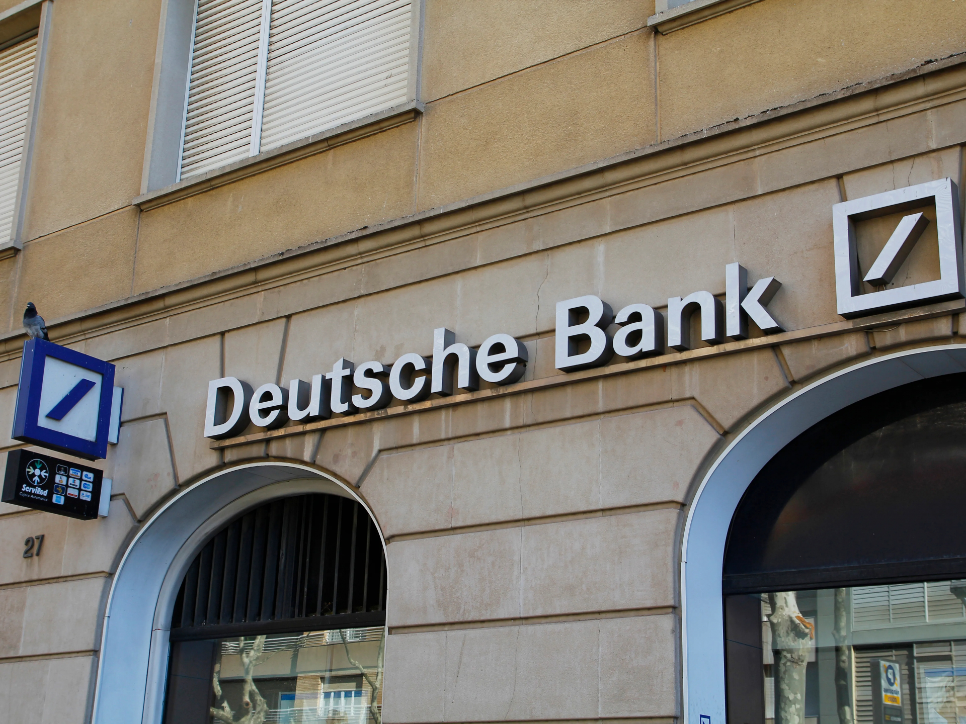 Deutsche Bank с колосална печалба, надмина очакванията на анализаторите