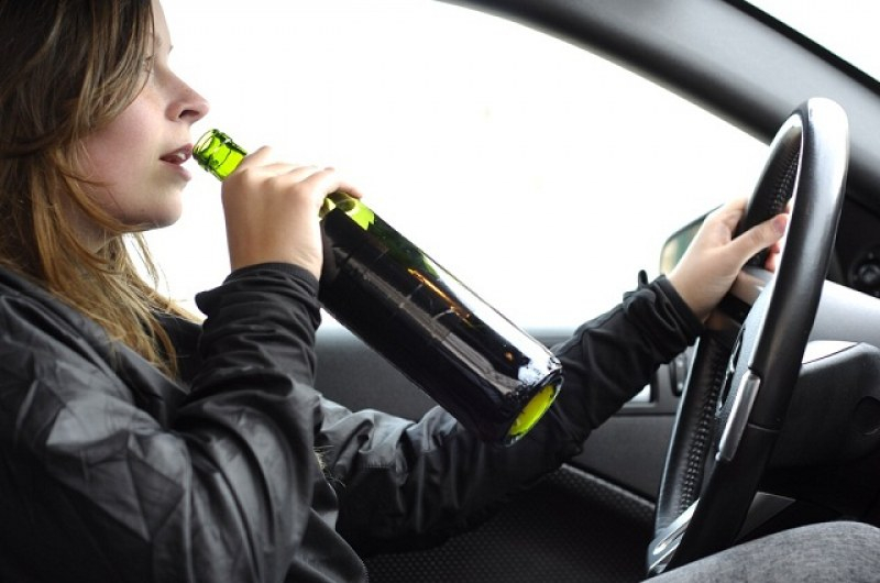 Спукана гума и пукнато стъкло: Фиркана шофьорка на АМ „Тракия” подлуди полицаите