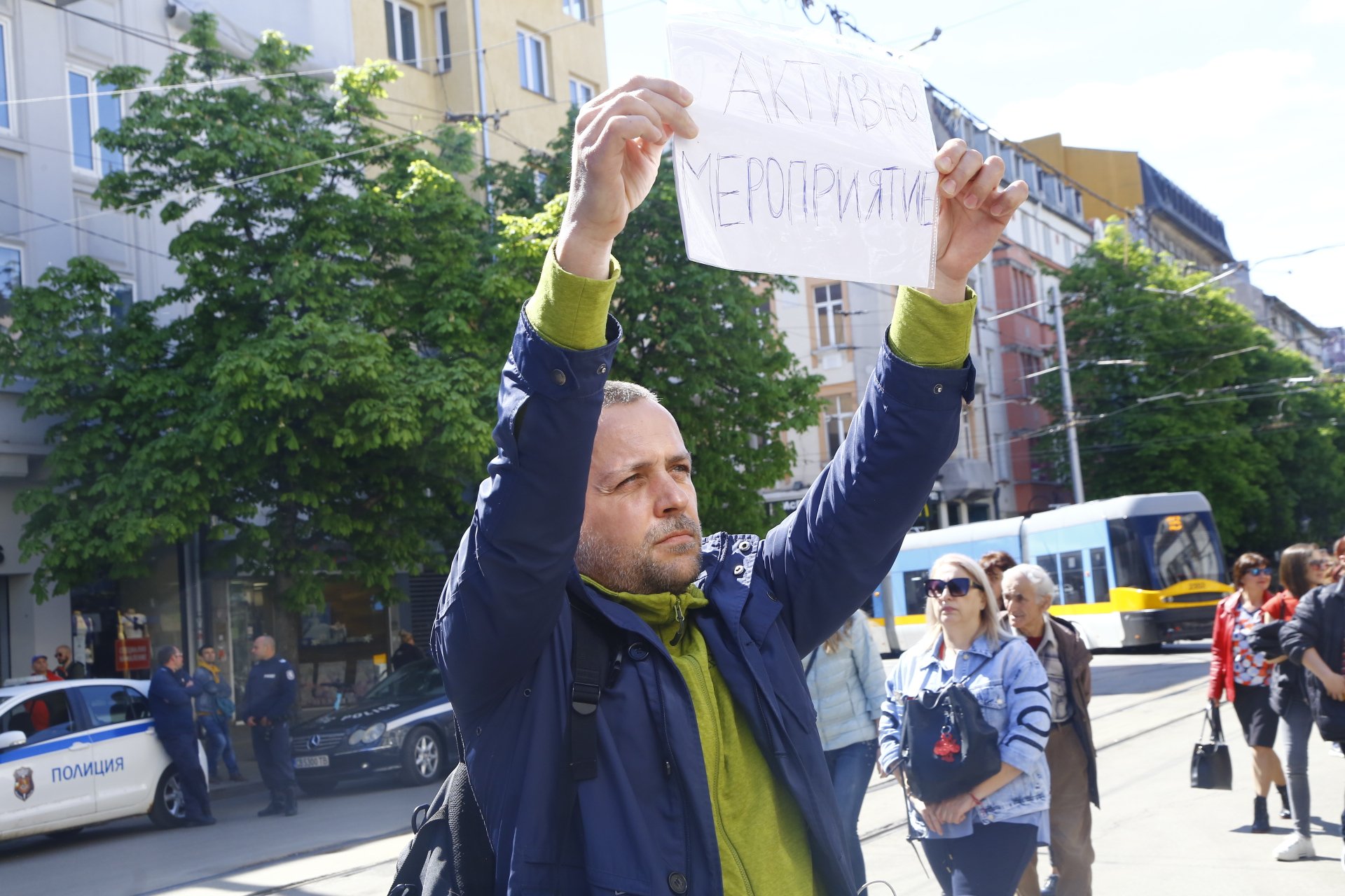 Мощна подкрепа за Иван Гешев, пред Съдебната палата ври и кипи СНИМКИ