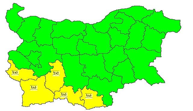 НИМХ алармира: Опасно време сковава 5 области днес, гответе се за... КАРТА