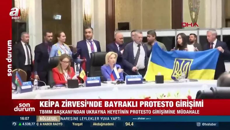 Свада и бой в Анкара: Украинска делегация нападна руска, но се намеси турски шеф и... ВИДЕО  