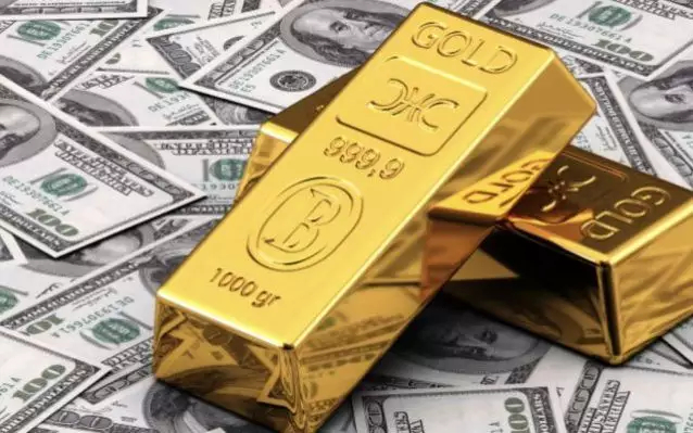 Ръст в цената на златото, доларът бележи спад, ето какъв е той