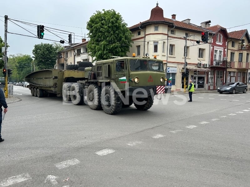 Тежка военна техника мина през Враца, какво се случва СНИМКИ 