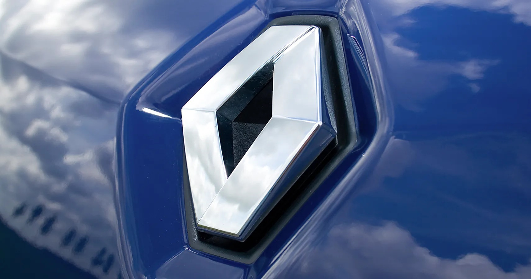 Renault ще представи кросоувър, по-добър от Arcana СНИМКИ