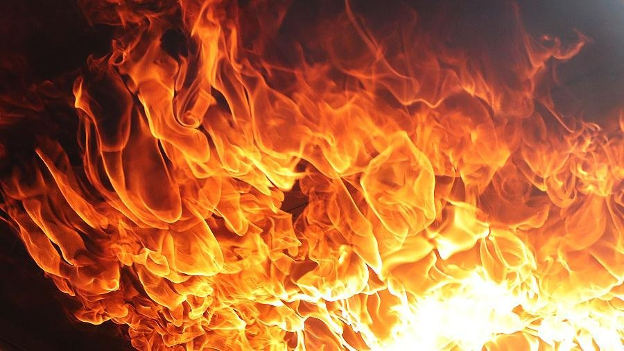 Огнен ад: Взривове разтресоха Благоевградско ВИДЕО
