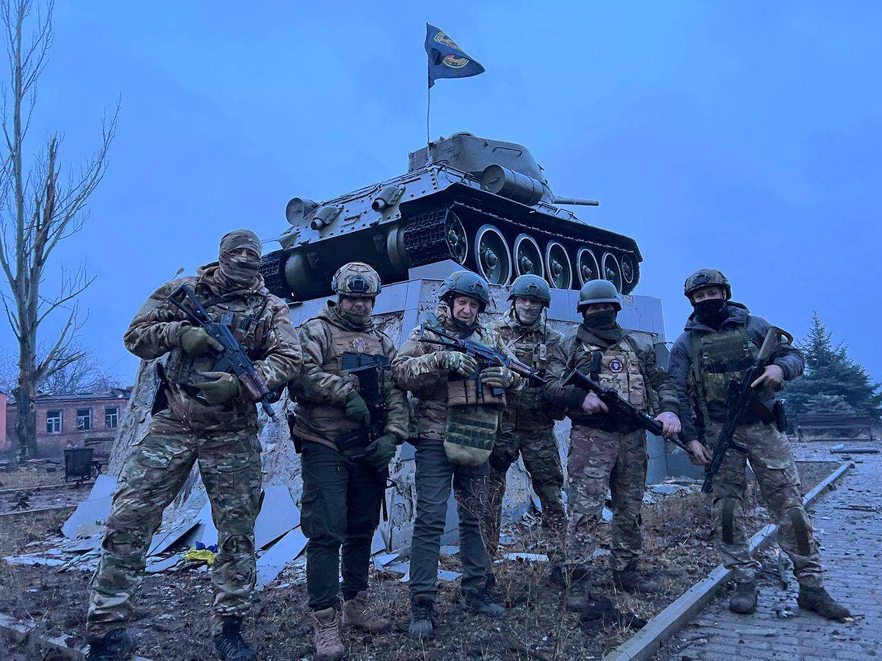 ВИДЕО от войната: Бойци на ЧВК "Вагнер" превзеха украинско КПП 