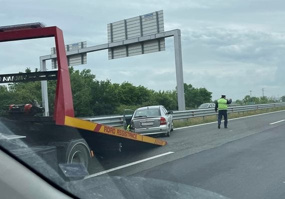 Верижно меле на АМ „Тракия“, а трима души са между живота и смъртта след касапница край Котел СНИМКИ