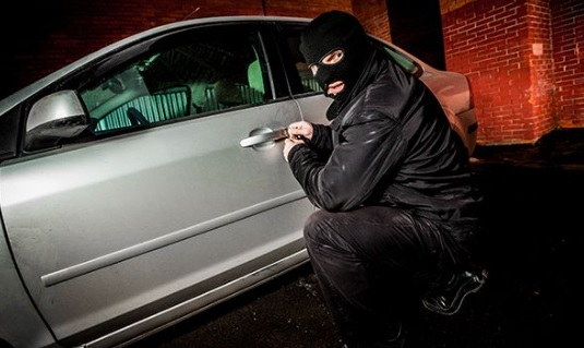 Вижте новия забавен начин да защитите колата си от кражба ВИДЕО