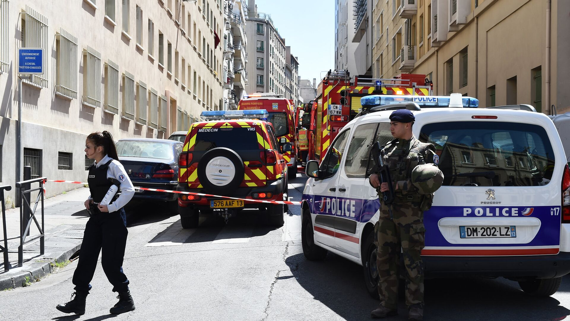 Касапница в Марсилия, трима младежи разстреляни с Калашник на улица 