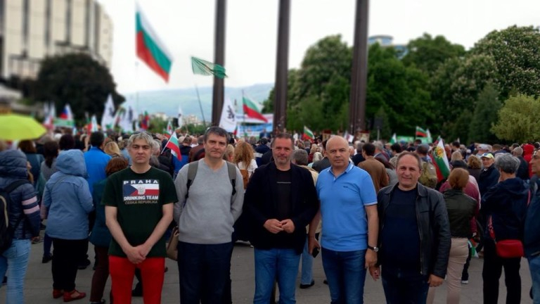 Мощни демонстрации в цялата страна срещу въвличането на България във войната СНИМКИ