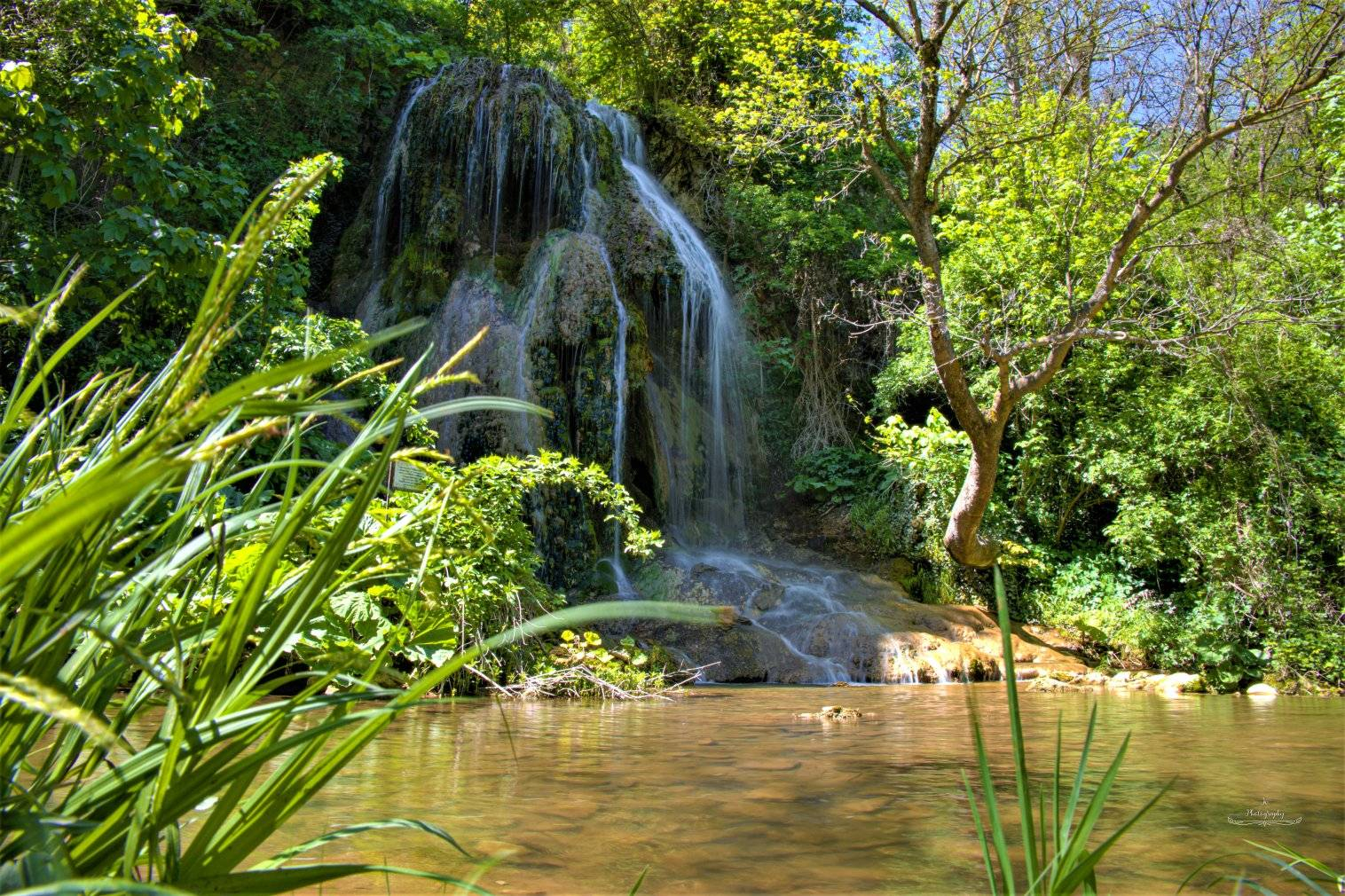 "Пеещият водопад" в Боаза ще ви изуми с красота и спокойствие, отидете още следващия уикенд СНИМКИ